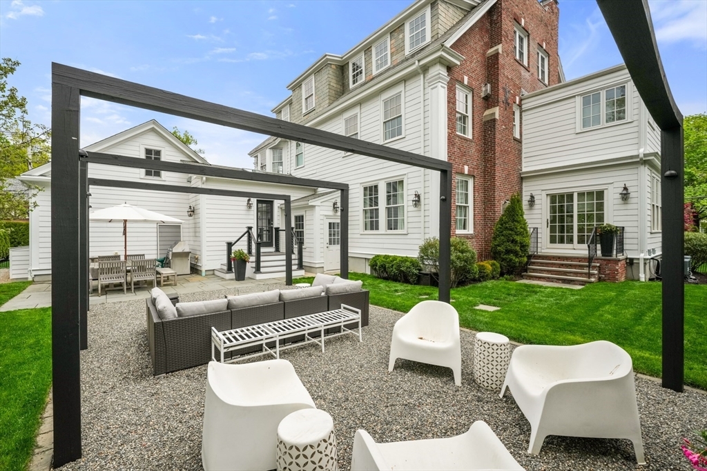 Center Street Side Of The Hoouse